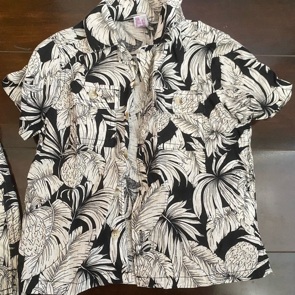 Old Navy Toddler Swim Suit Set - Picture 6 of 7